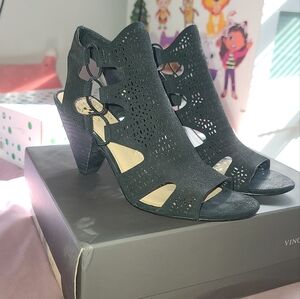 Vince Camuto Eadon Bootie Open Toe Size 8